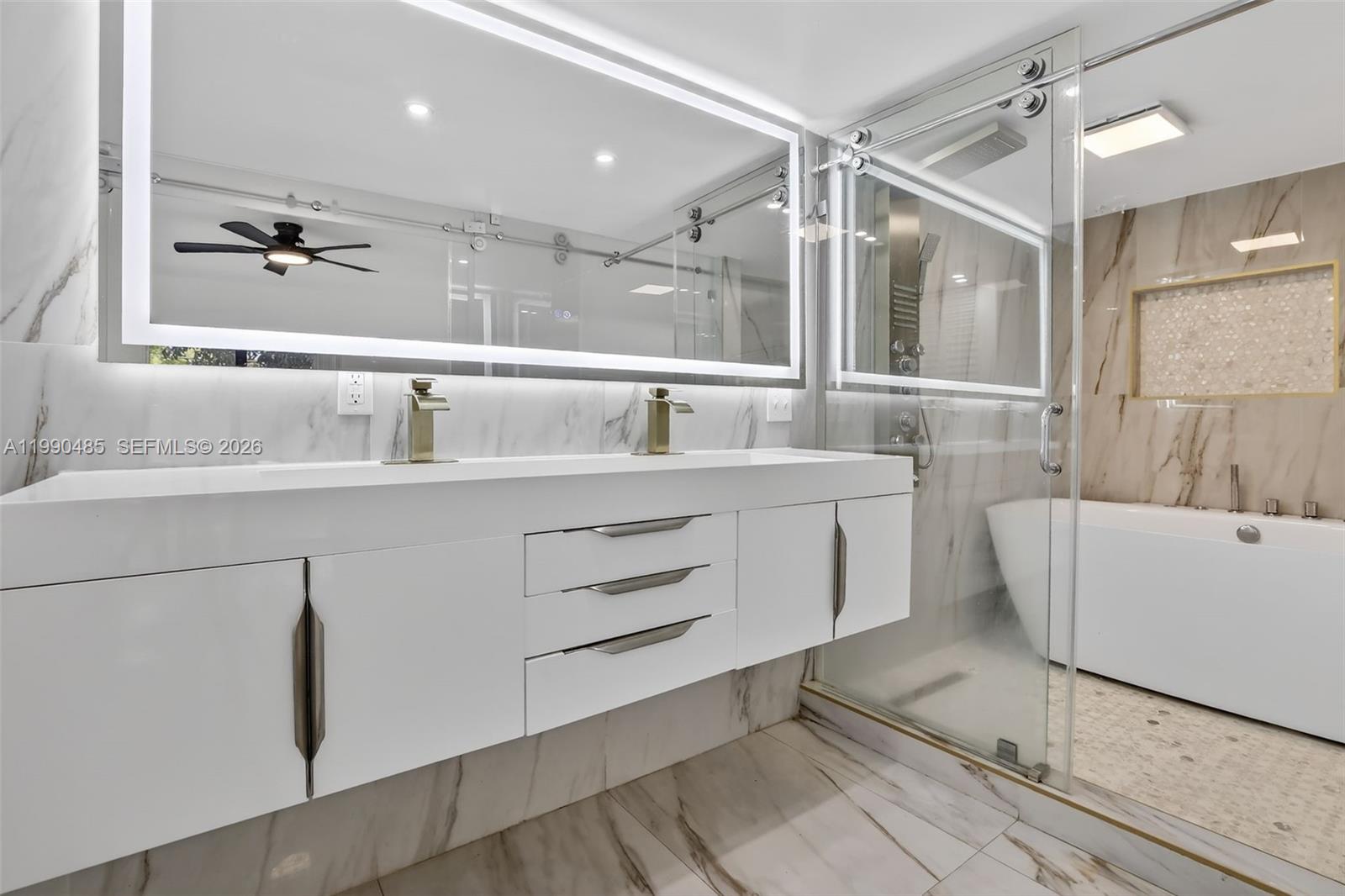 PLANTATION GARDENS 3RD SE - Residential