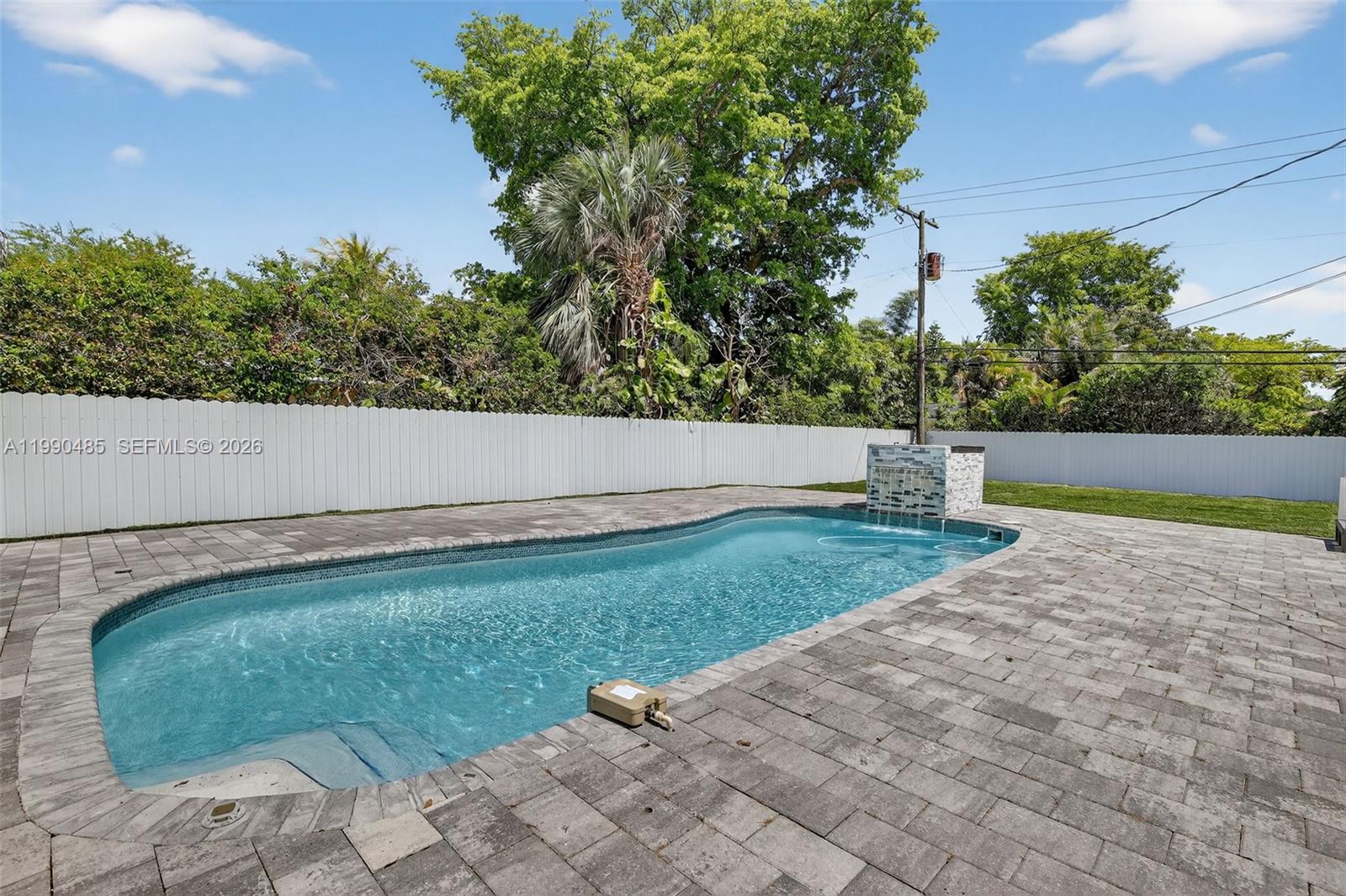 PLANTATION GARDENS 3RD SE - Residential