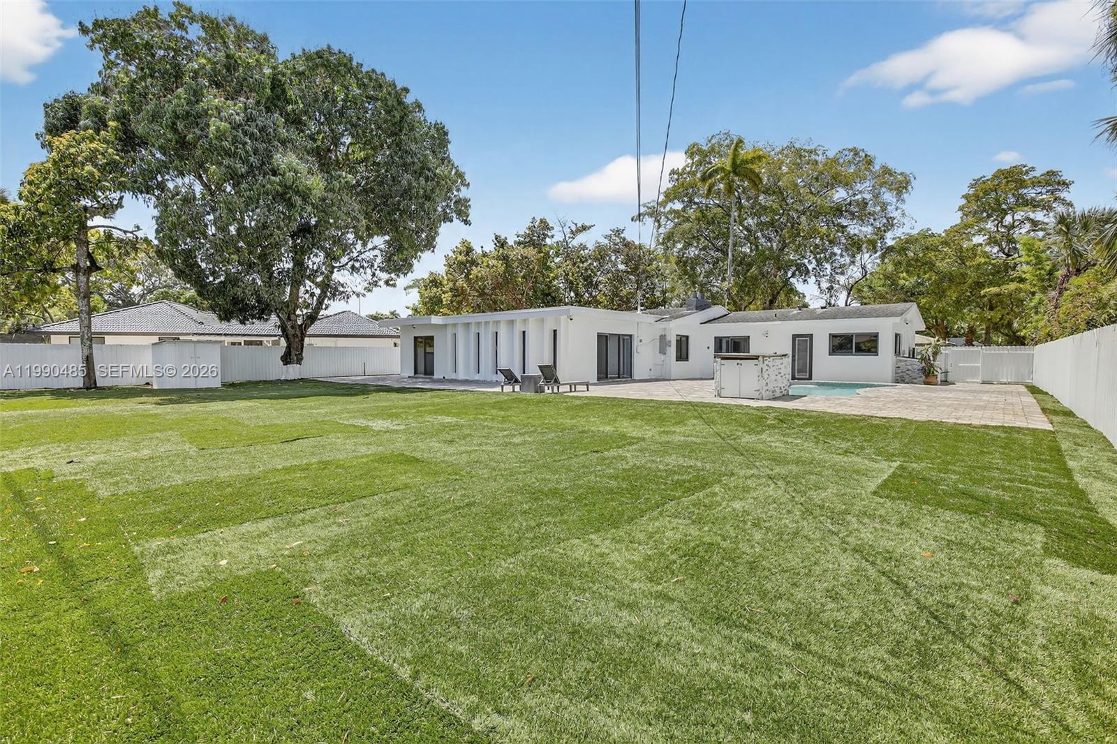 PLANTATION GARDENS 3RD SE - Residential