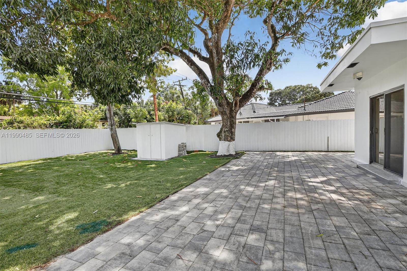 PLANTATION GARDENS 3RD SE - Residential