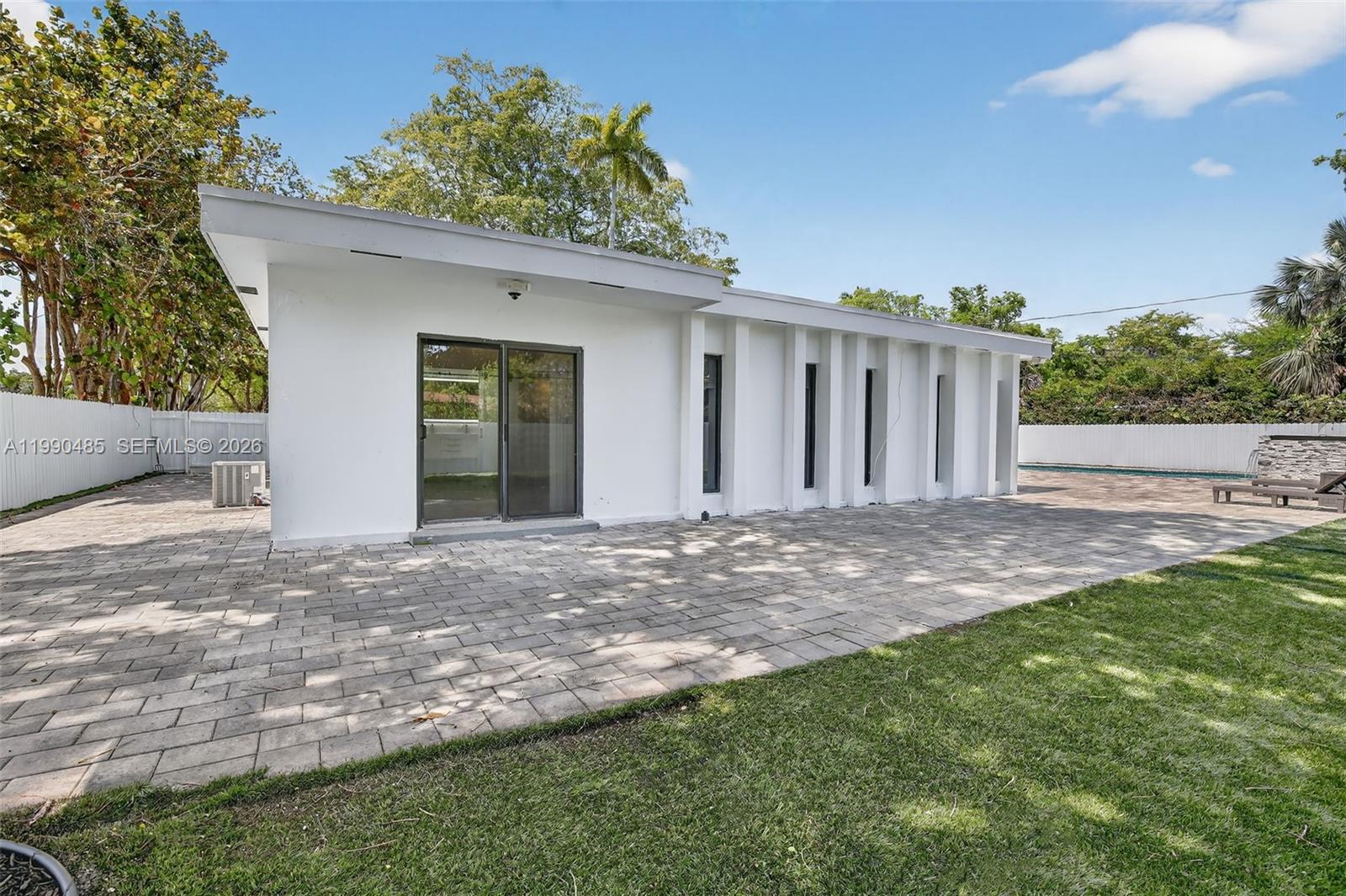 PLANTATION GARDENS 3RD SE - Residential