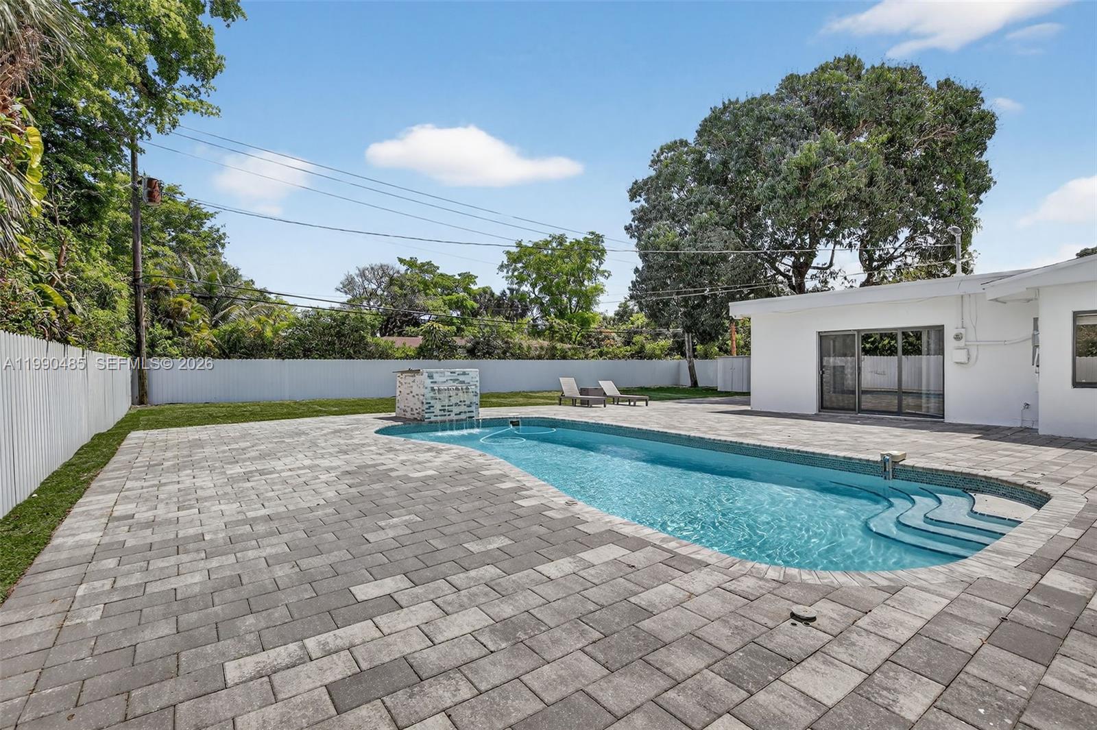 PLANTATION GARDENS 3RD SE - Residential