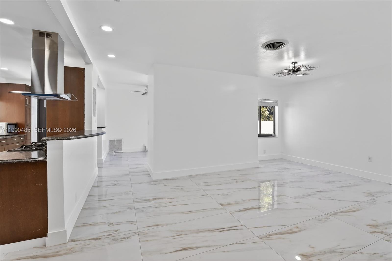 PLANTATION GARDENS 3RD SE - Residential