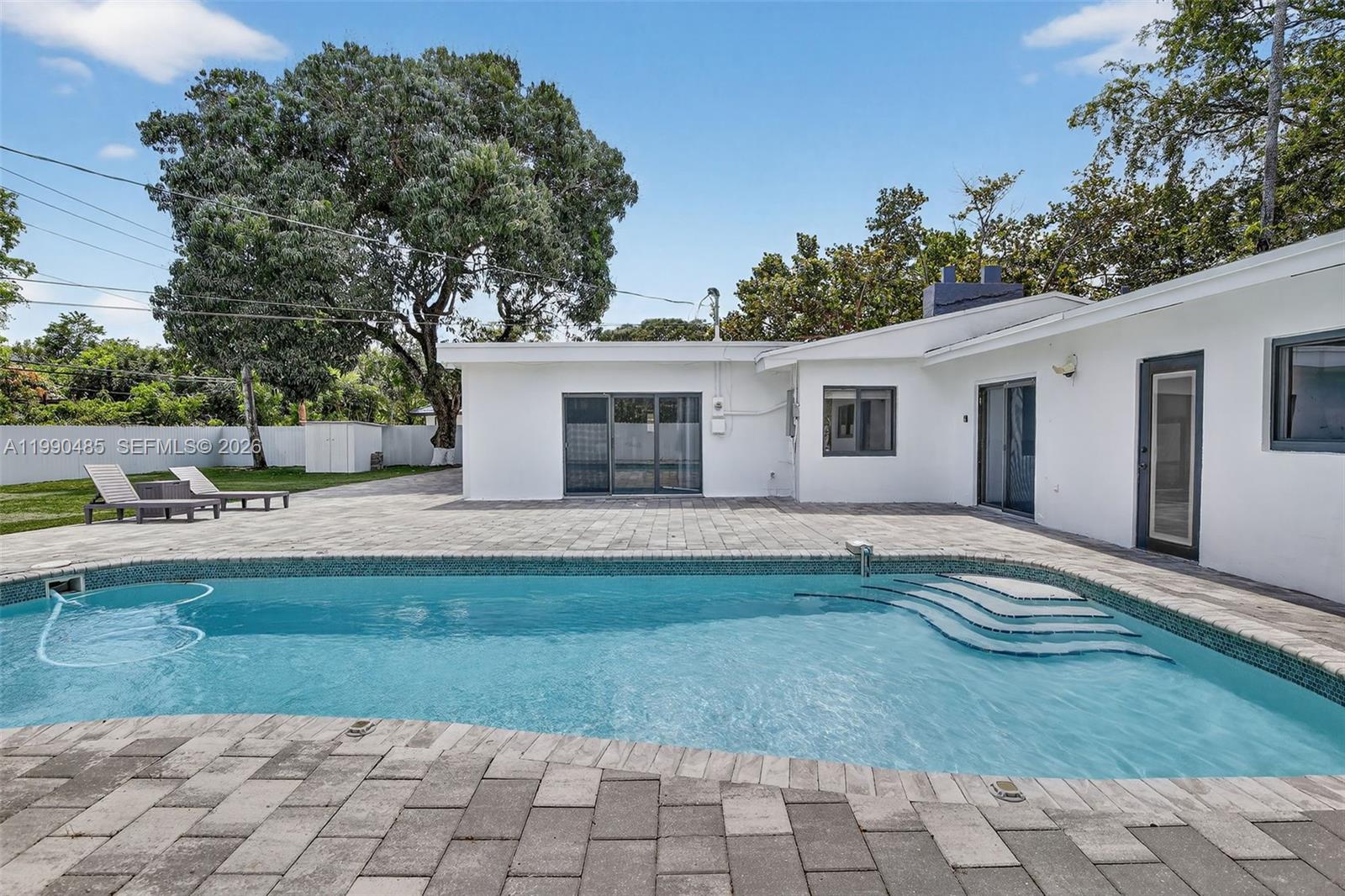 PLANTATION GARDENS 3RD SE - Residential