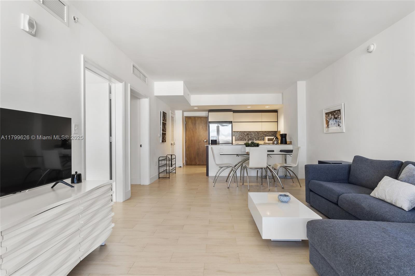 2155 Washington 401