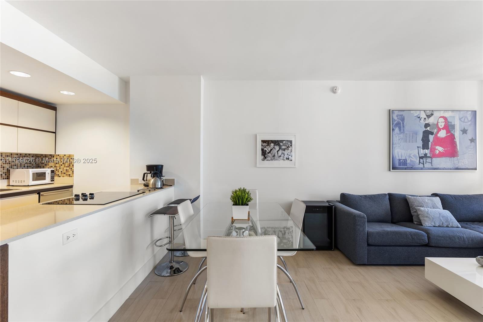 2155 Washington 401