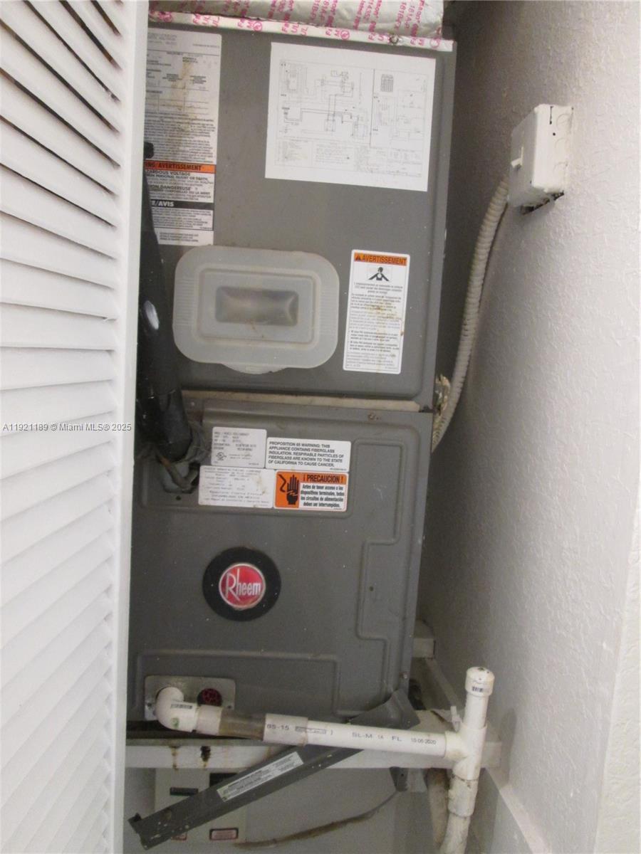 LOS PALACIOS BY MIAMI LAK - Residential