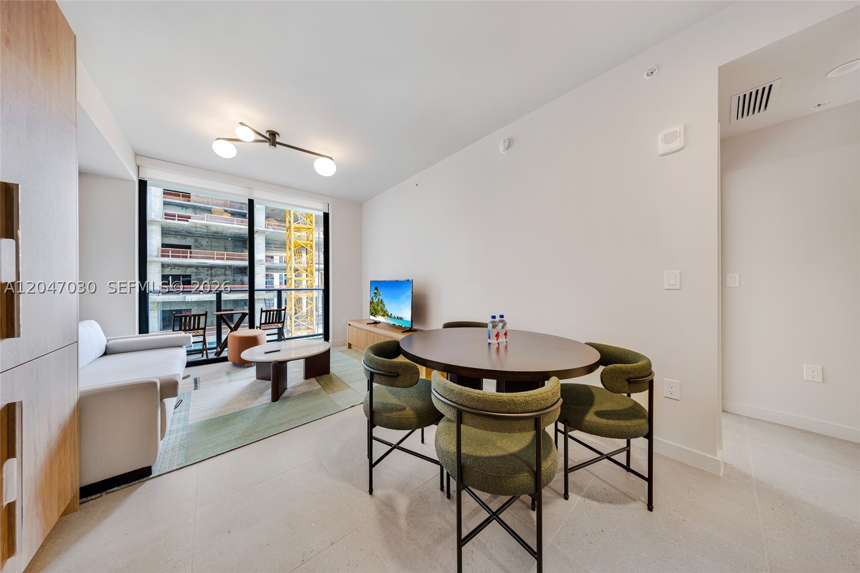 11 NE 6th St 2903
