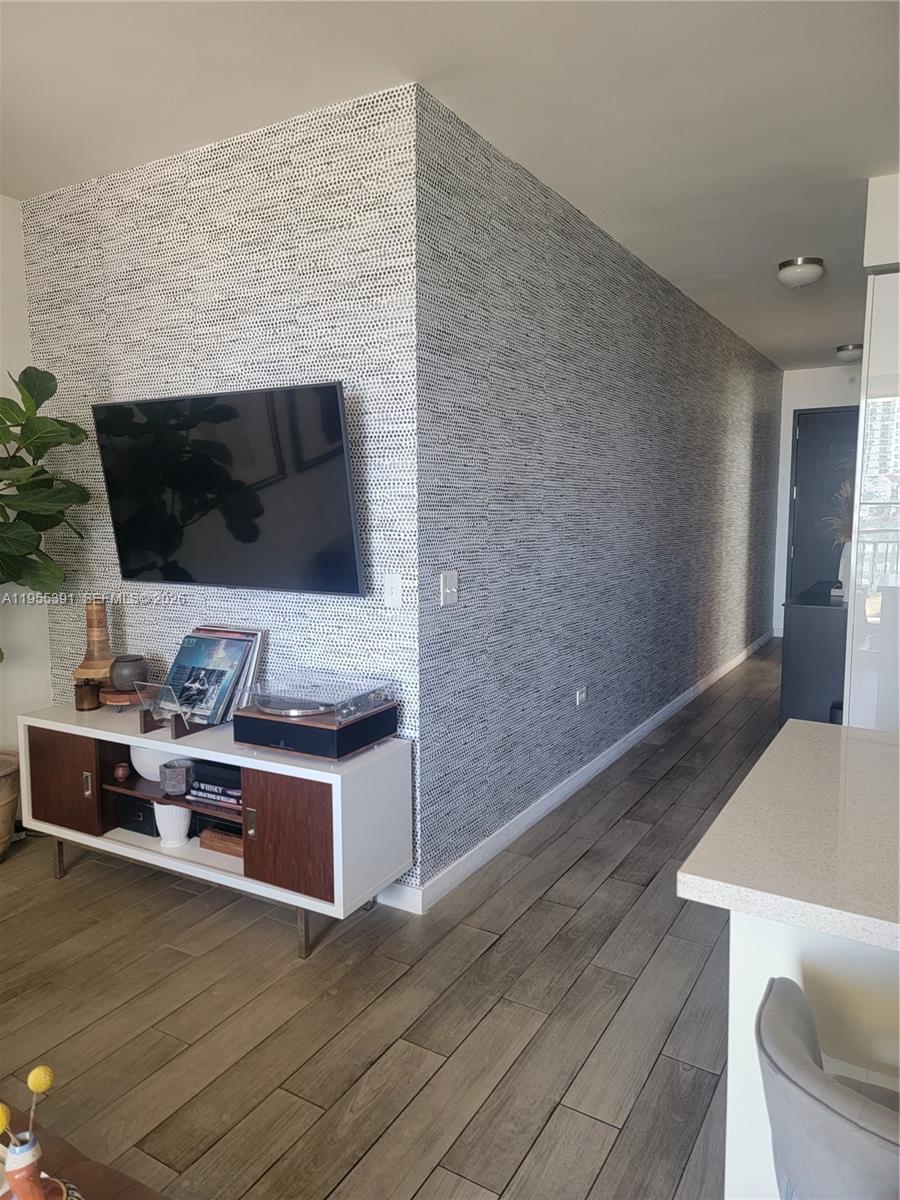 NINE AT MARY BRICKELL VIL - Residential