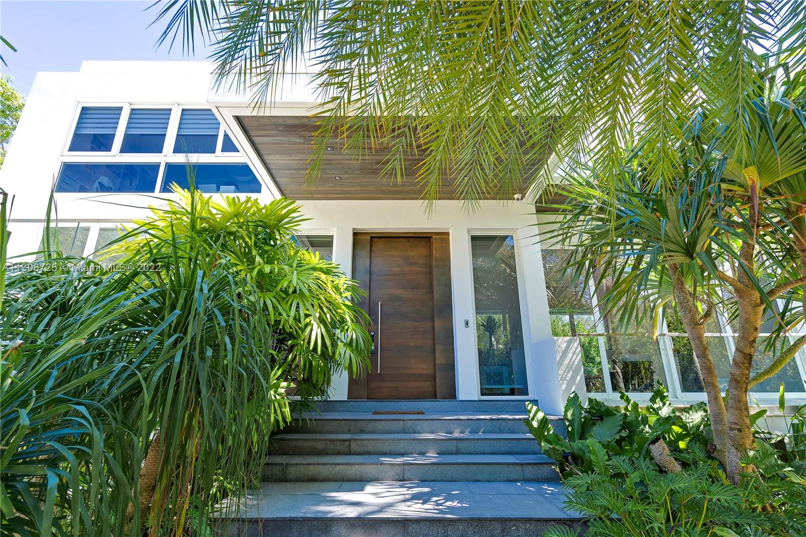 TROPICAL ISLE HOMES SUB - Residential Lease