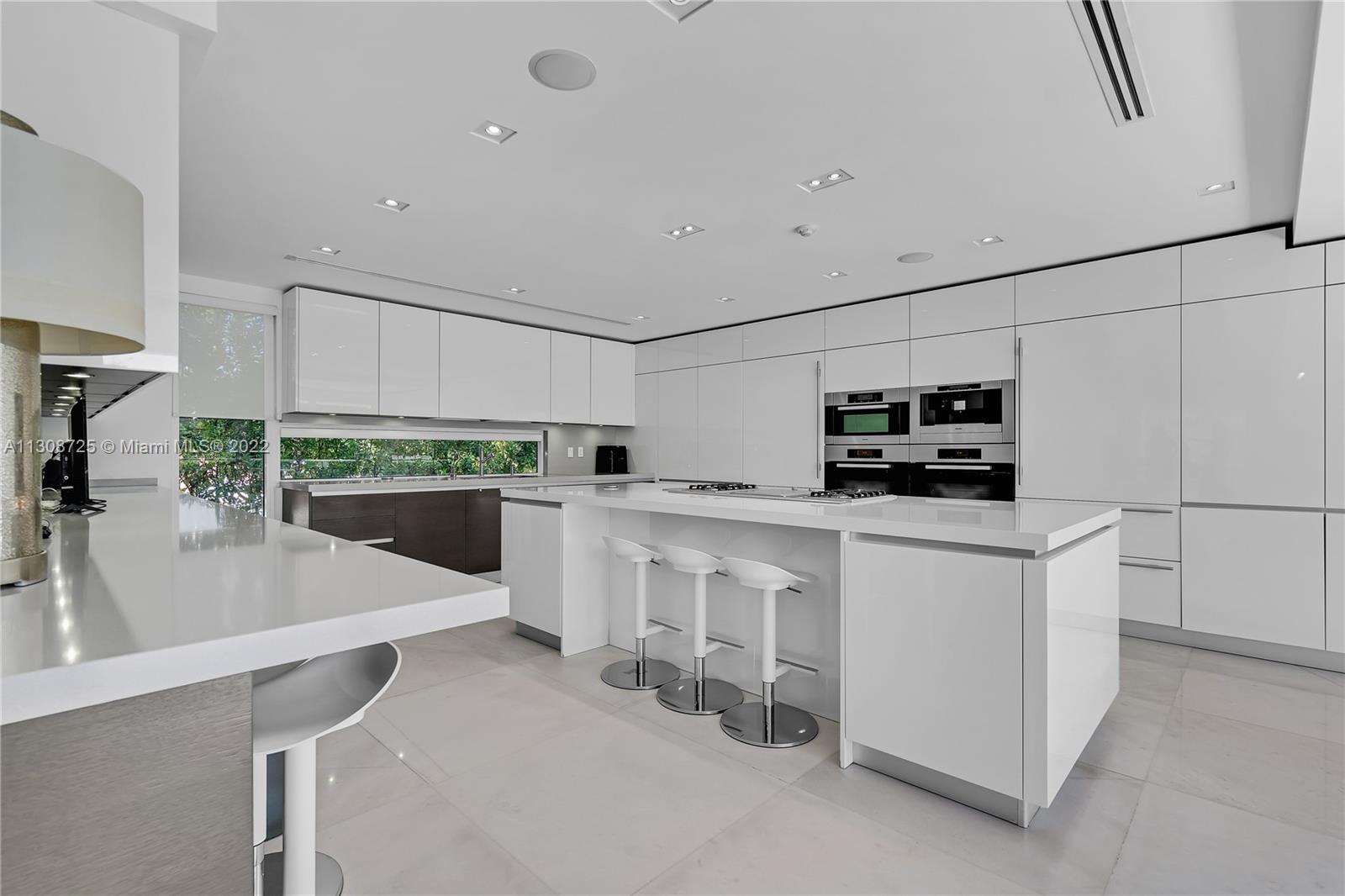 TROPICAL ISLE HOMES SUB - Residential Lease