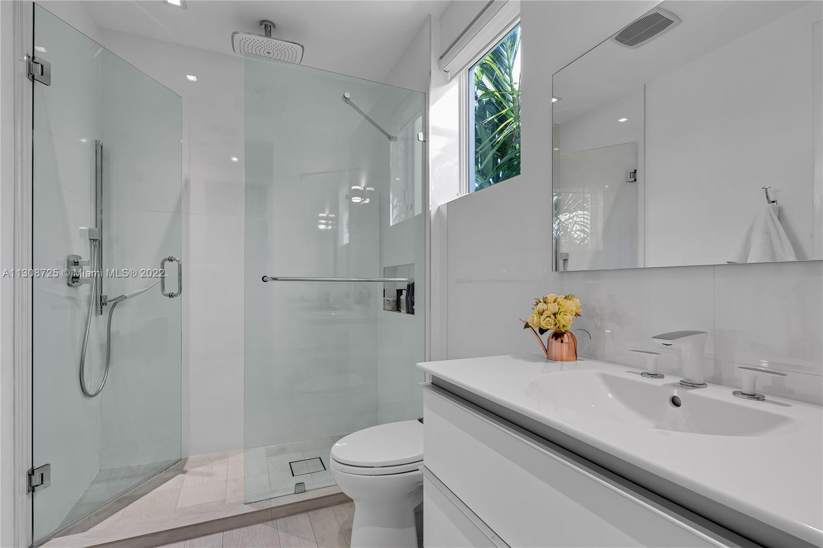 TROPICAL ISLE HOMES SUB - Residential Lease