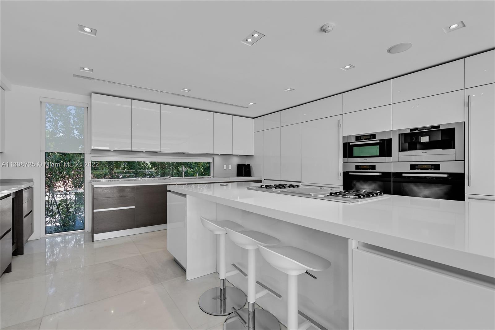TROPICAL ISLE HOMES SUB - Residential Lease