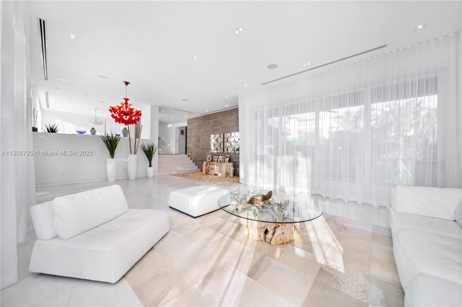 TROPICAL ISLE HOMES SUB - Residential Lease