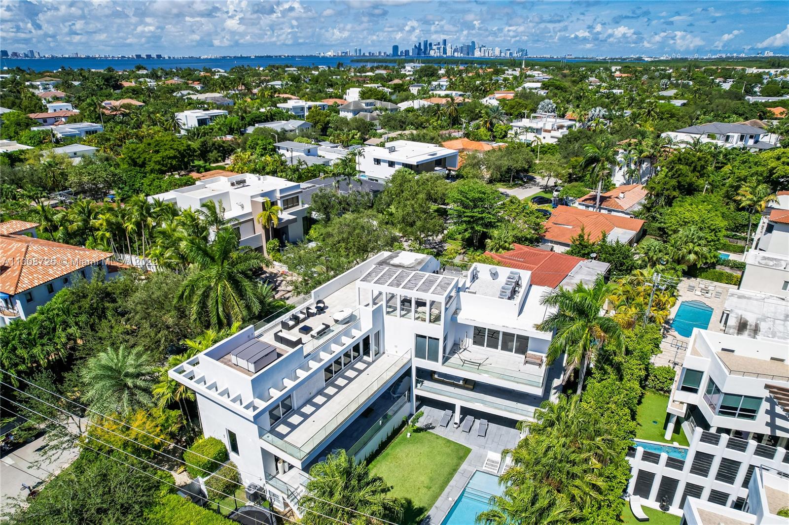 TROPICAL ISLE HOMES SUB - Residential Lease
