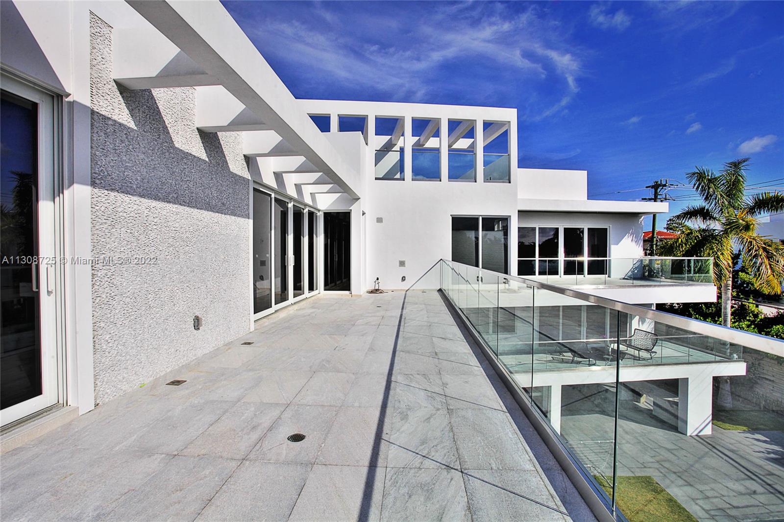 TROPICAL ISLE HOMES SUB - Residential Lease