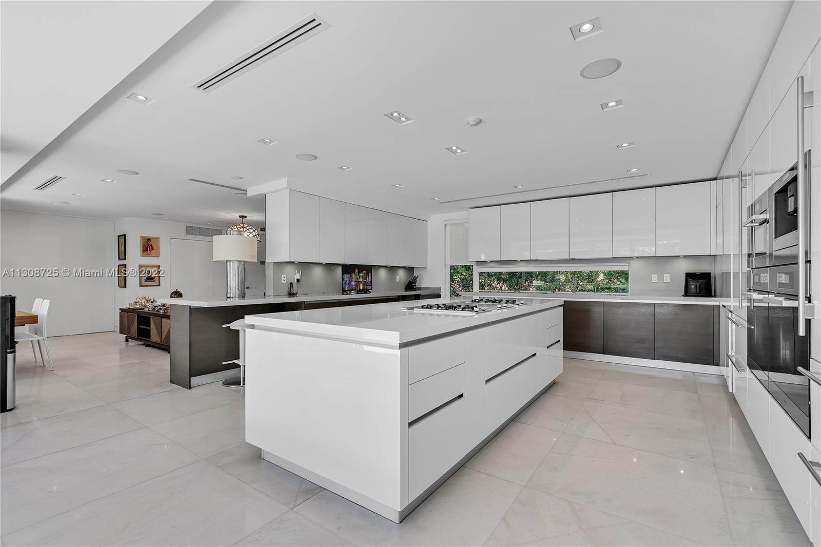 TROPICAL ISLE HOMES SUB - Residential Lease