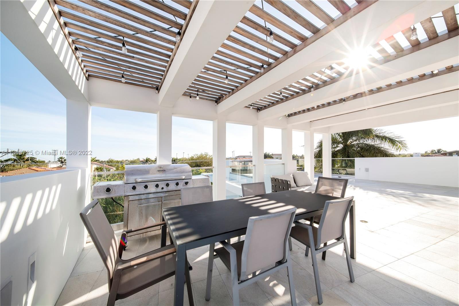 TROPICAL ISLE HOMES SUB - Residential Lease