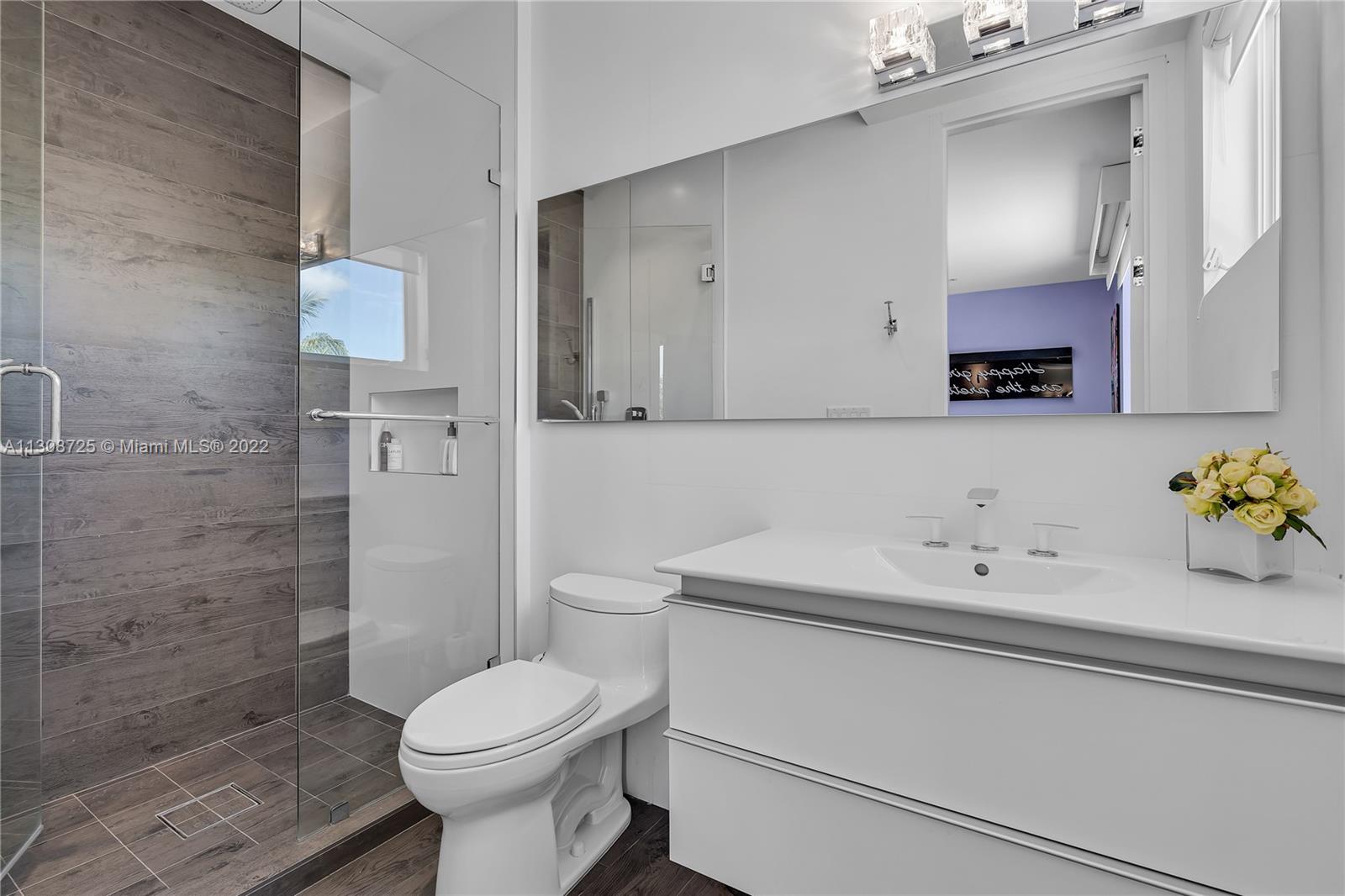 TROPICAL ISLE HOMES SUB - Residential Lease