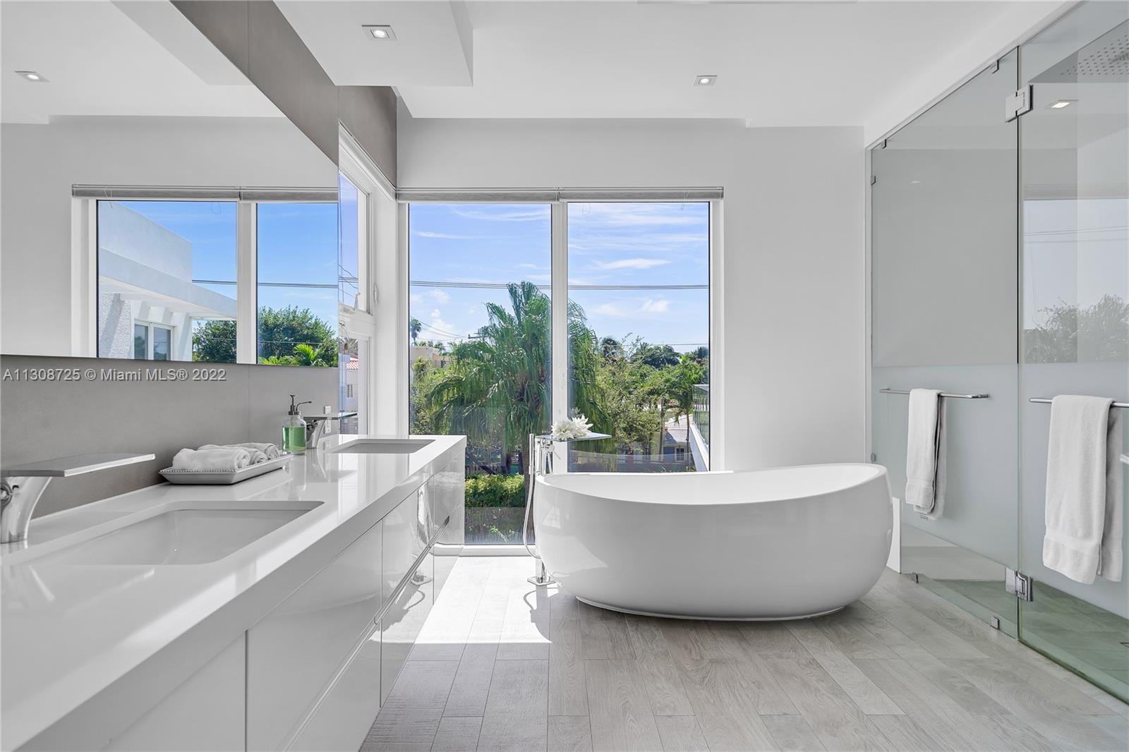TROPICAL ISLE HOMES SUB - Residential Lease