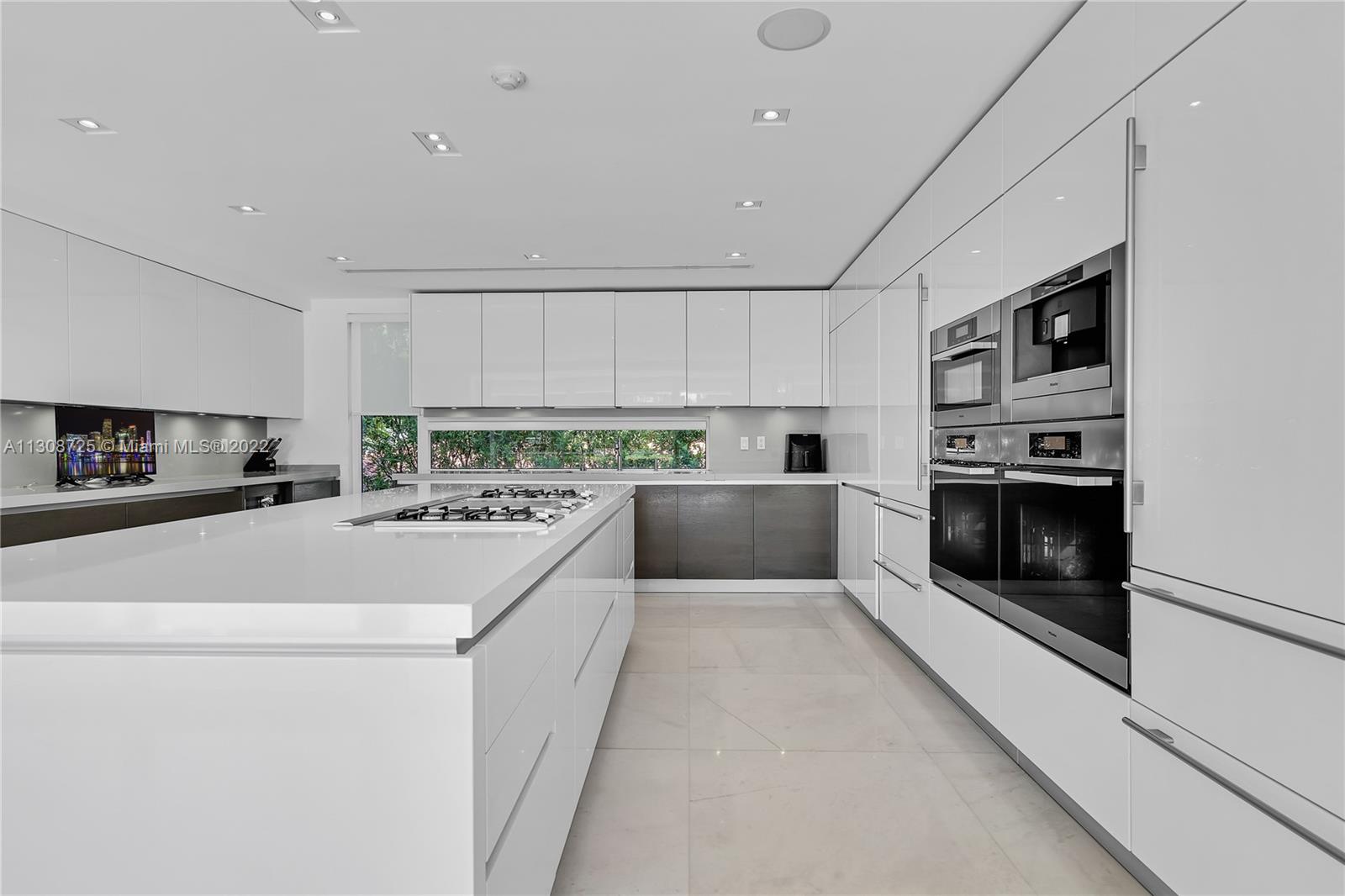 TROPICAL ISLE HOMES SUB - Residential Lease