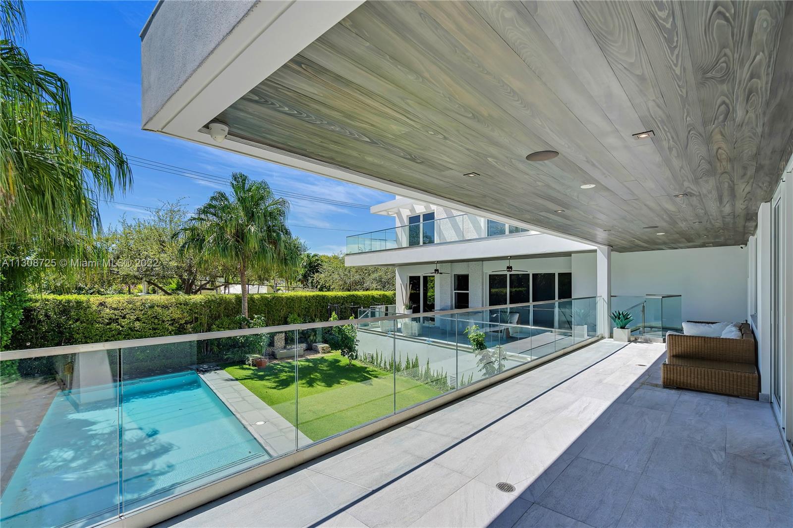 TROPICAL ISLE HOMES SUB - Residential Lease