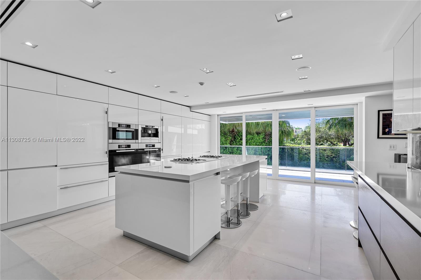 TROPICAL ISLE HOMES SUB - Residential Lease