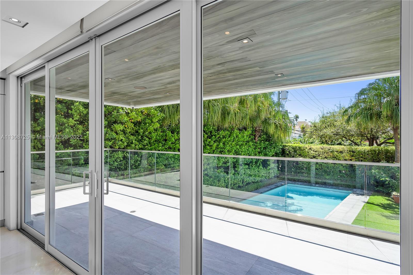 TROPICAL ISLE HOMES SUB - Residential Lease