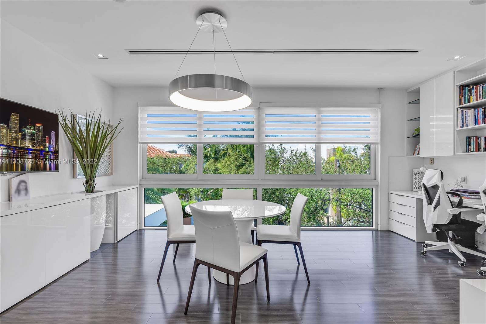 TROPICAL ISLE HOMES SUB - Residential Lease