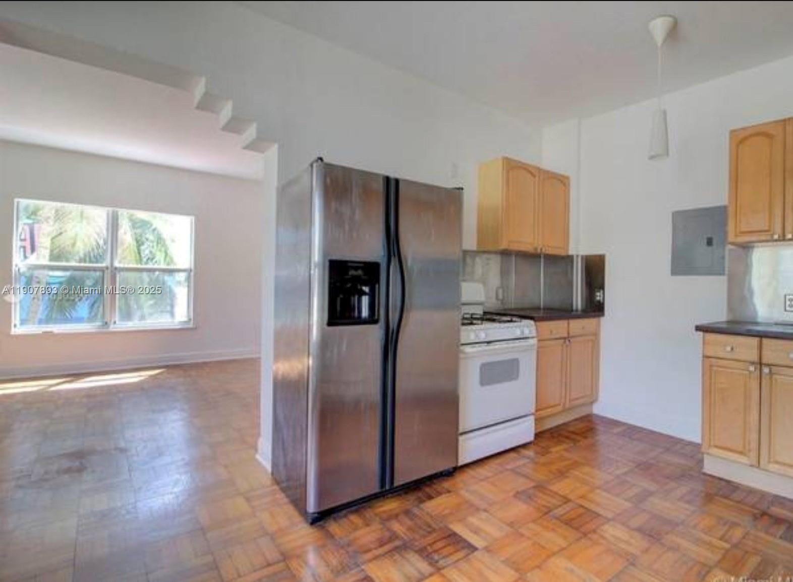 GARDEN SUB AMD PL - Residential Lease