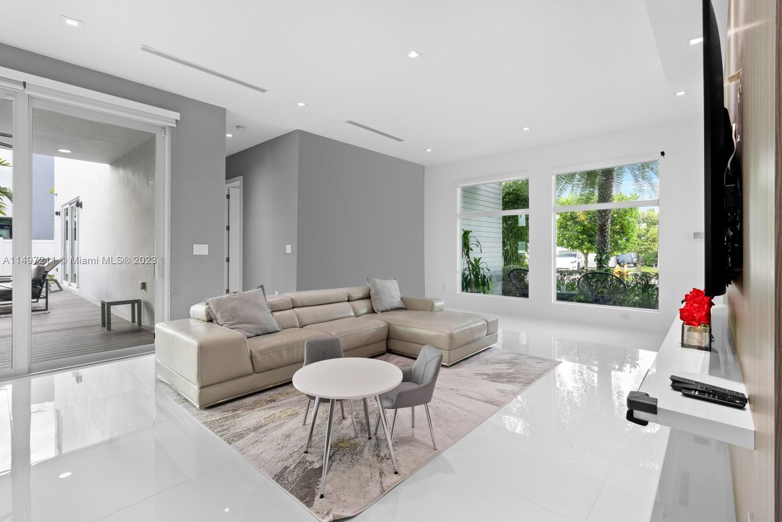 GRAND FLORIDIAN ESTATES - Residential