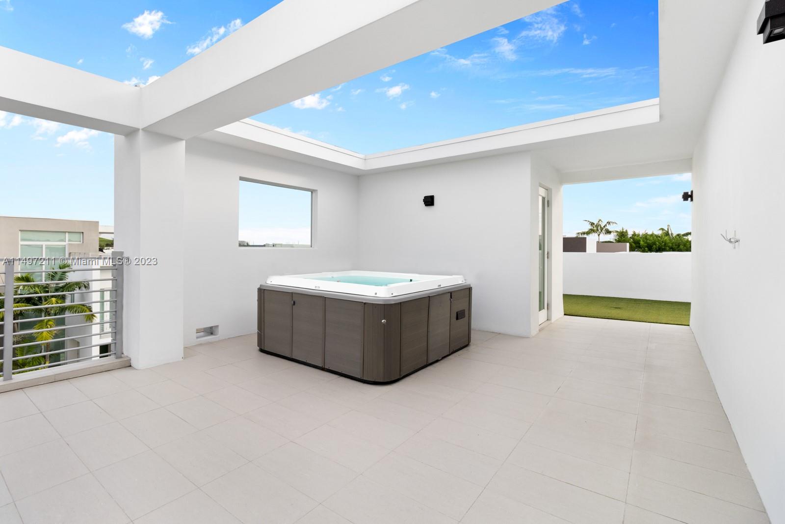 GRAND FLORIDIAN ESTATES - Residential