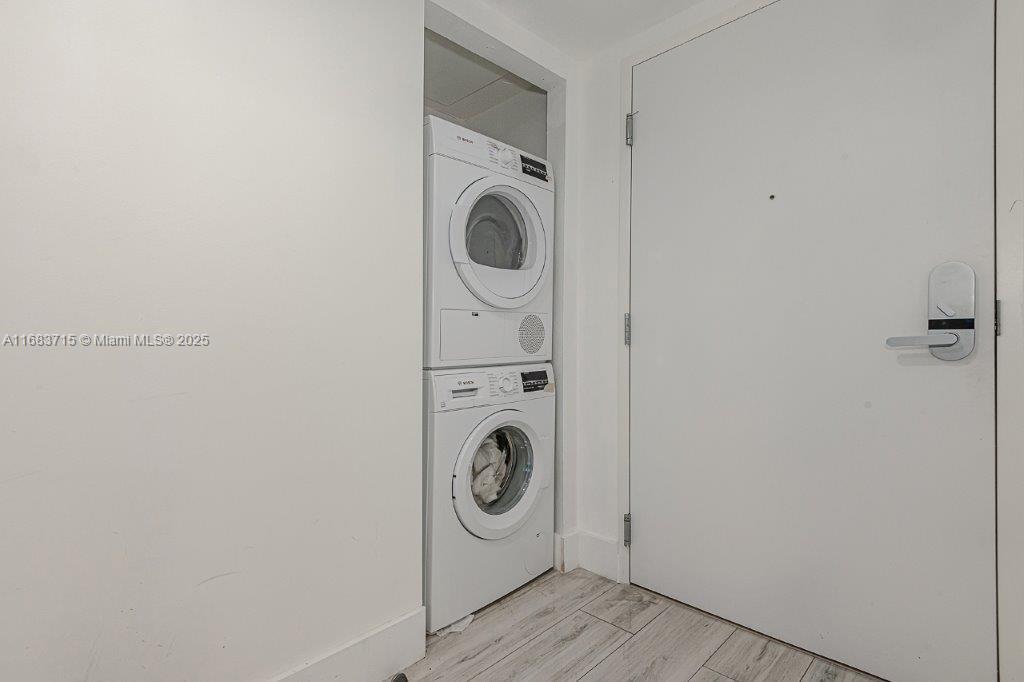 RONEY PALACE CONDO - Residential Lease