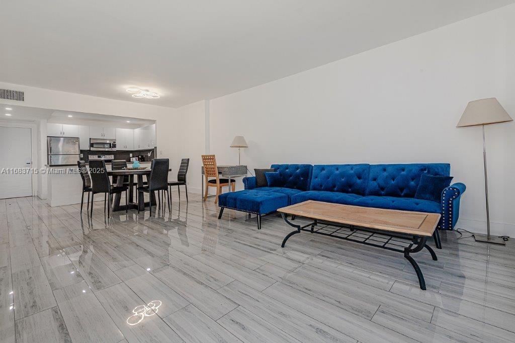 RONEY PALACE CONDO - Residential Lease