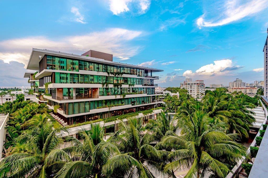 RONEY PALACE CONDO - Residential Lease