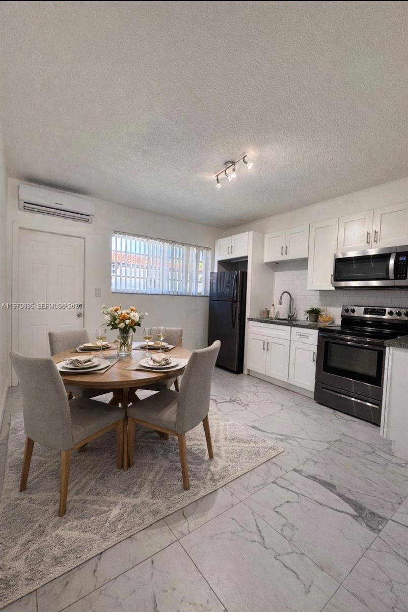 BISCAYNE BCH SUB - Residential Income