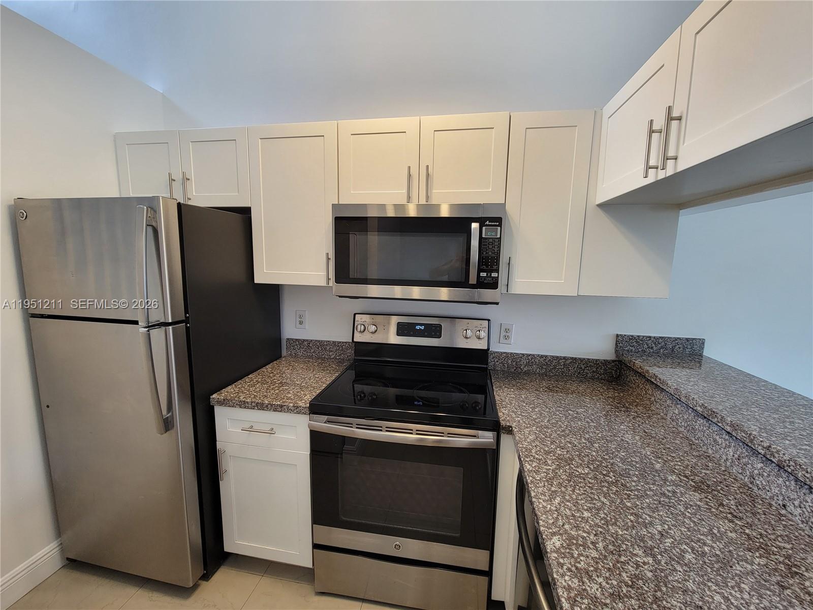 958 Coral Club Dr 958