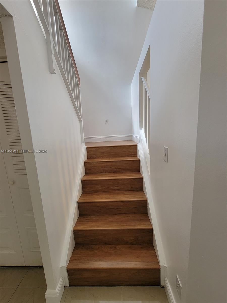 NAPOLI GARDENS AT CORAL S - Residential