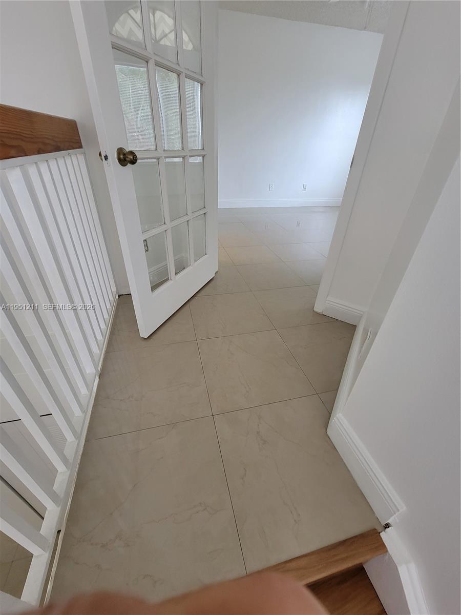 NAPOLI GARDENS AT CORAL S - Residential