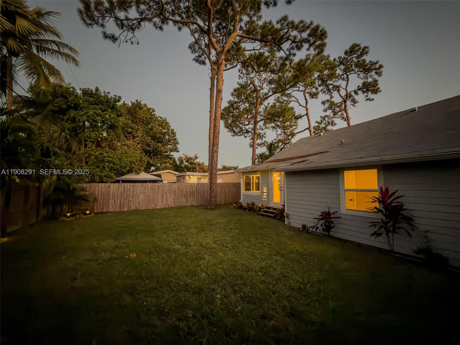 RIVERSIDE PARK - Residential