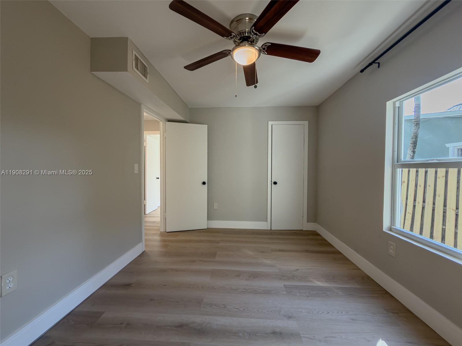 RIVERSIDE PARK - Residential