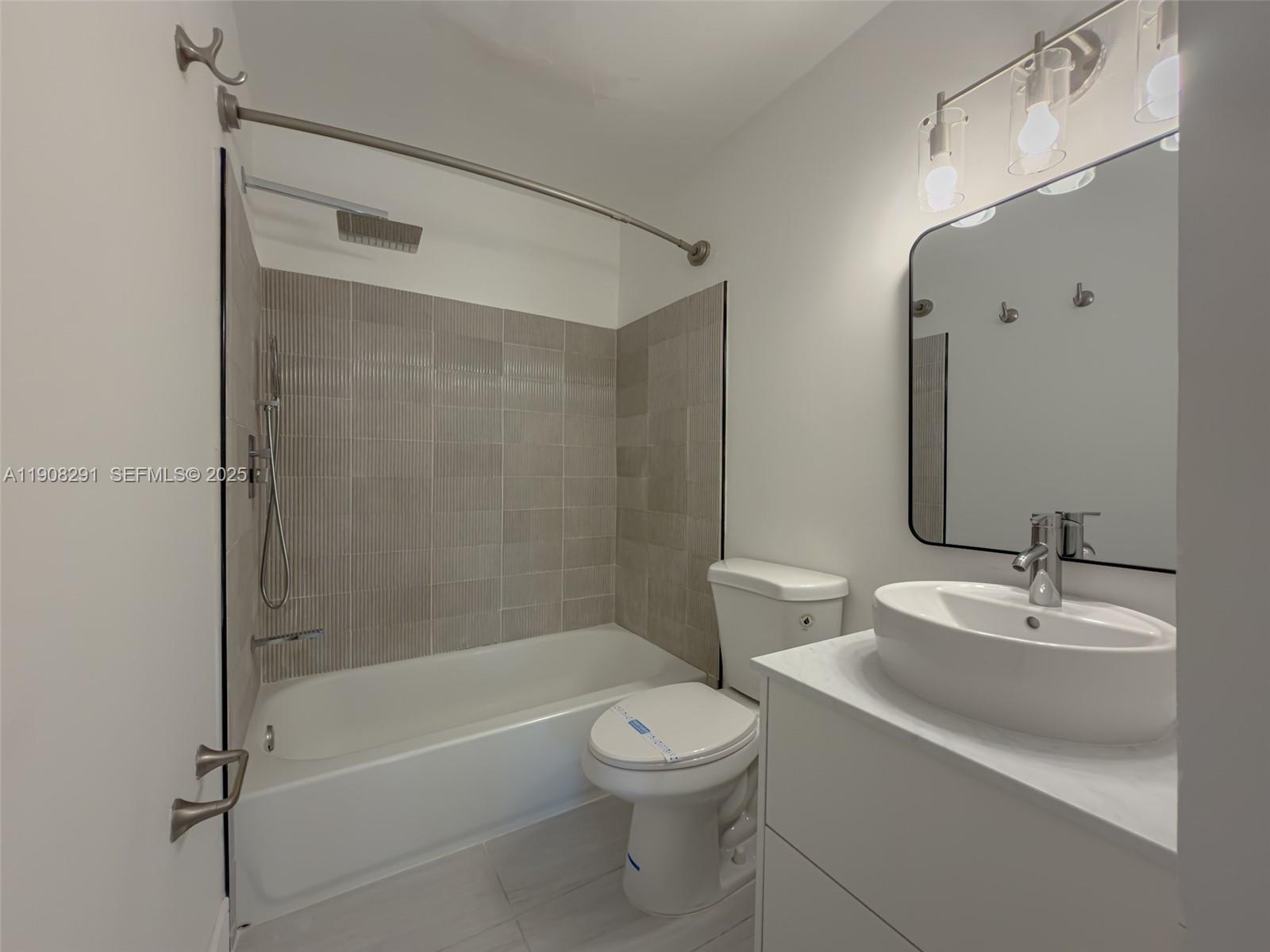 RIVERSIDE PARK - Residential