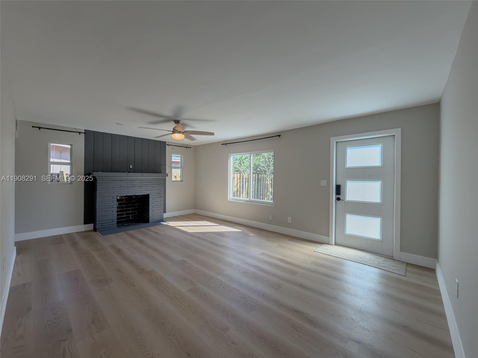 RIVERSIDE PARK - Residential