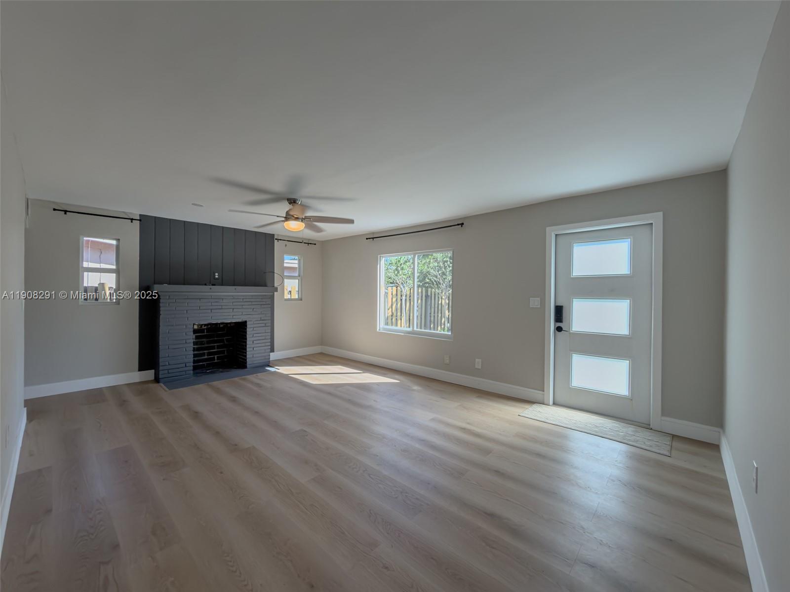 RIVERSIDE PARK - Residential