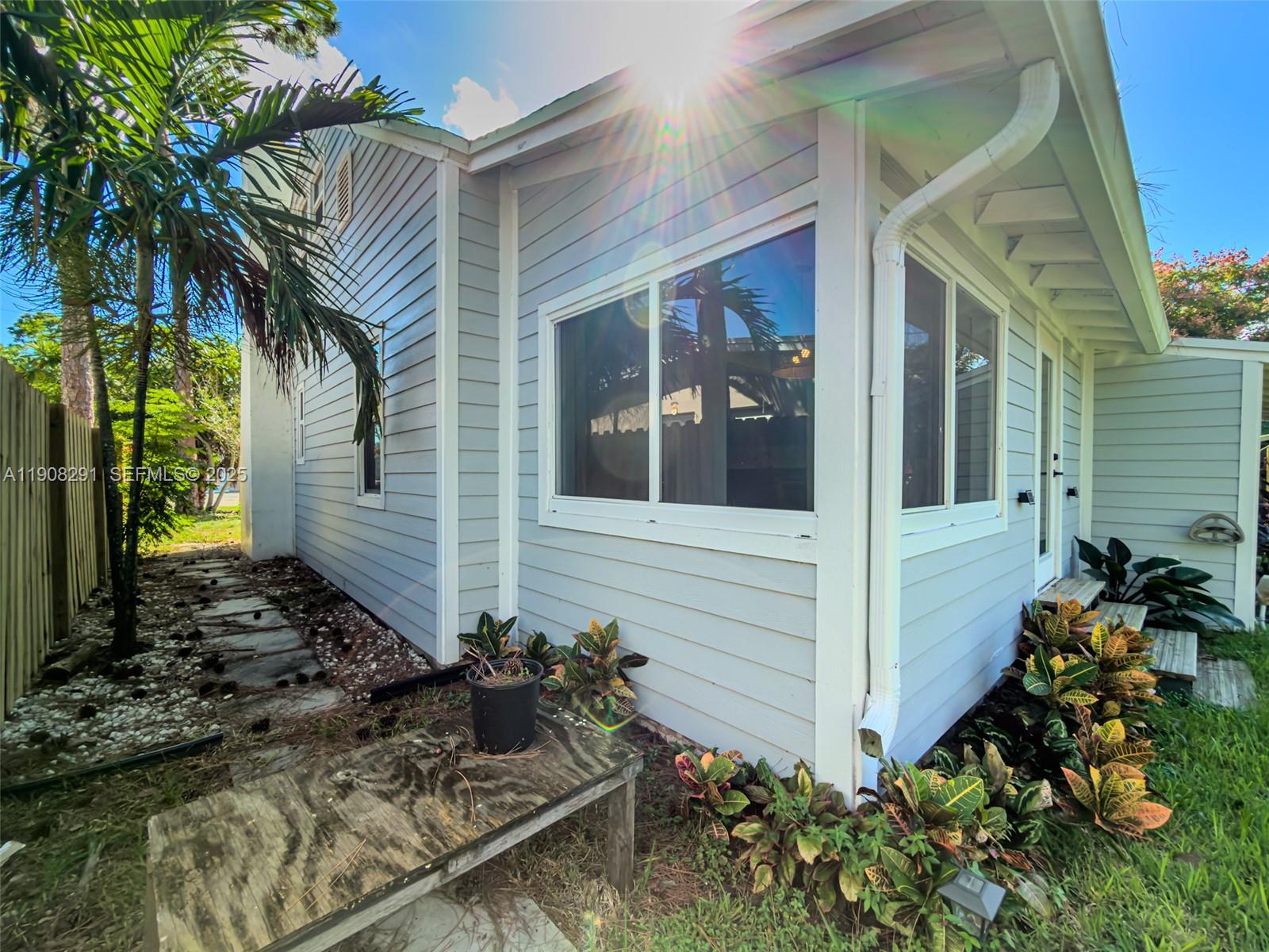 RIVERSIDE PARK - Residential