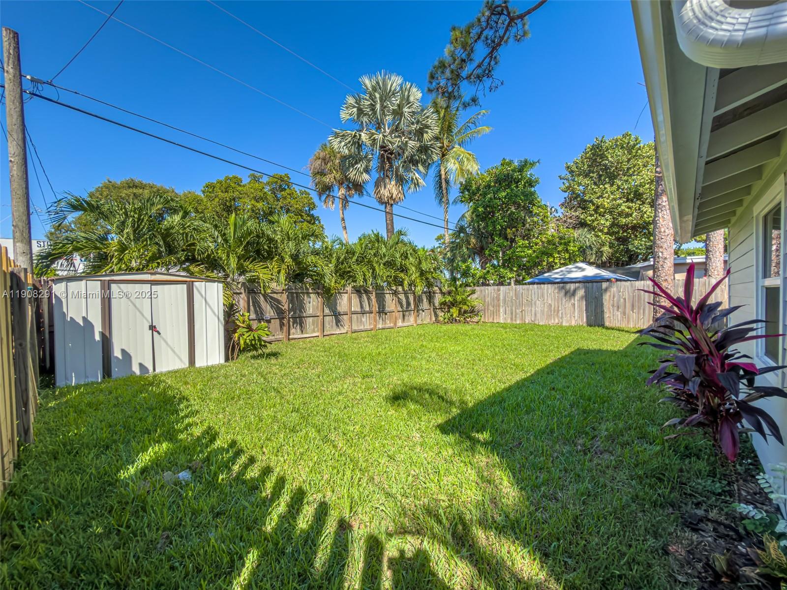 RIVERSIDE PARK - Residential