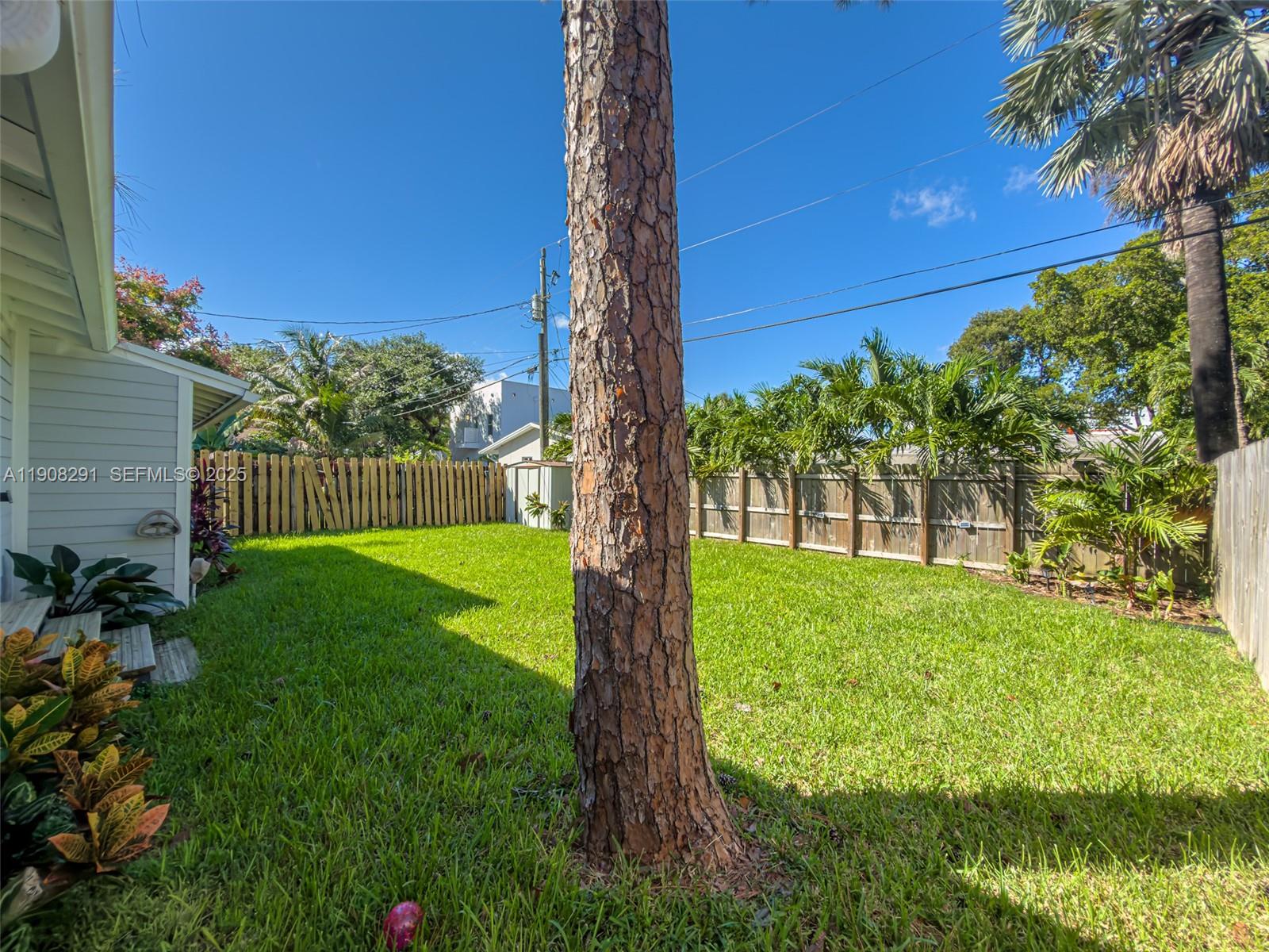 RIVERSIDE PARK - Residential