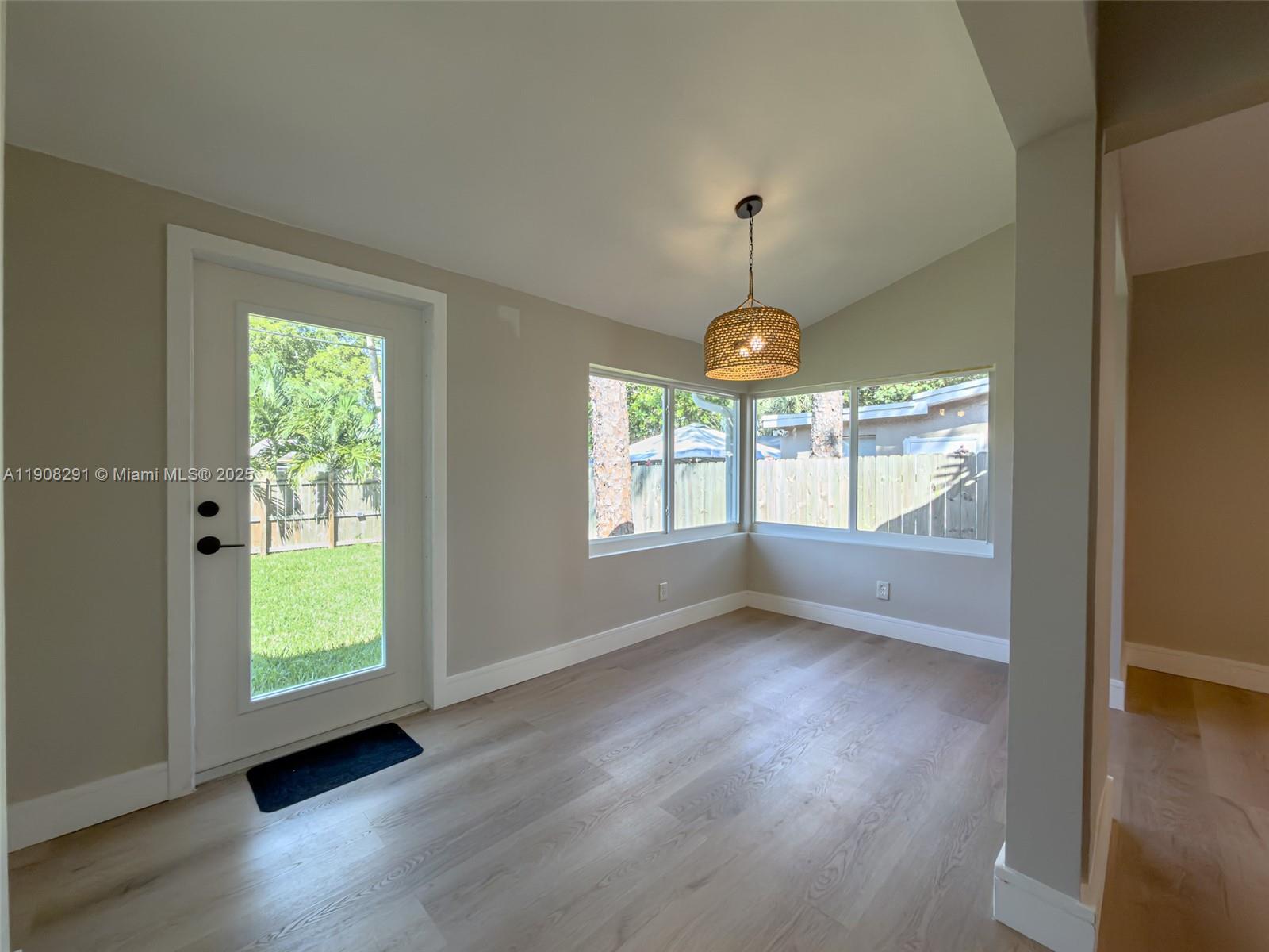 RIVERSIDE PARK - Residential