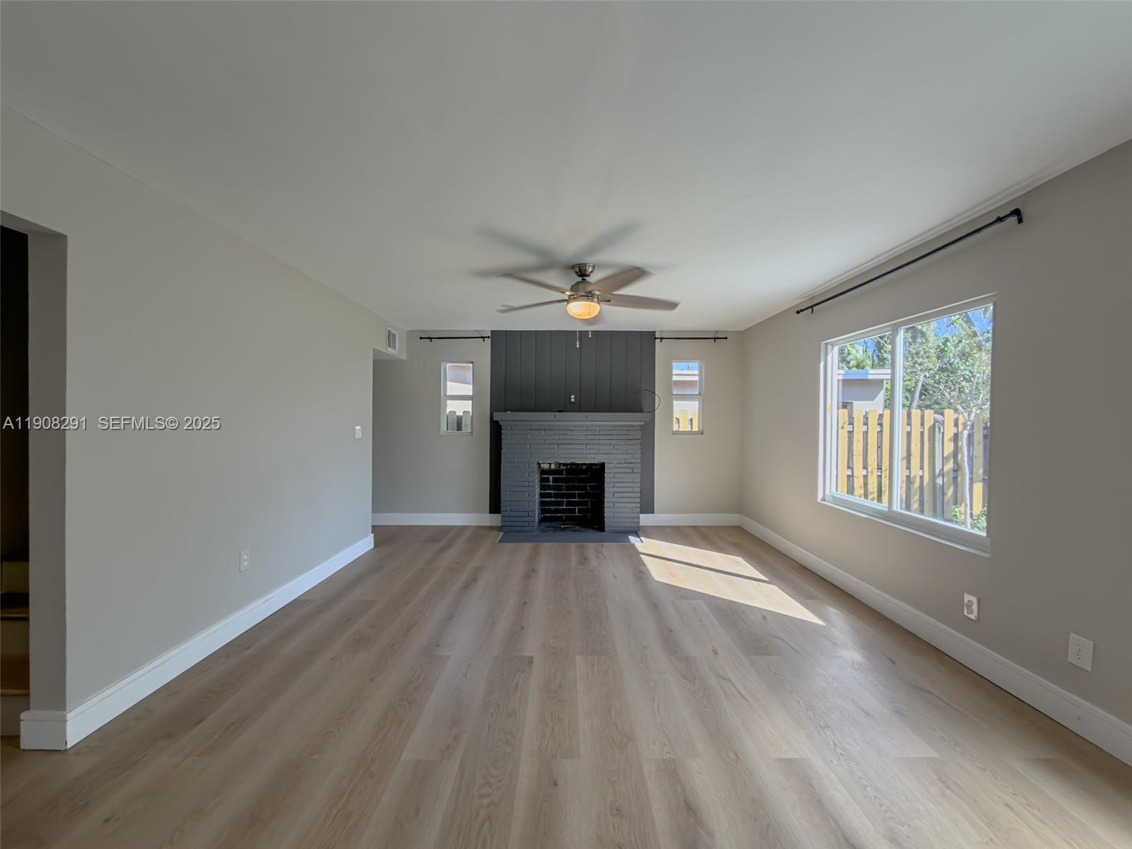 RIVERSIDE PARK - Residential