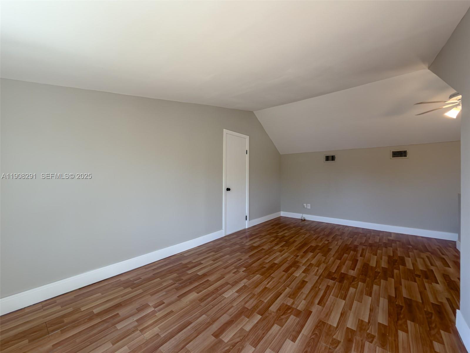 RIVERSIDE PARK - Residential